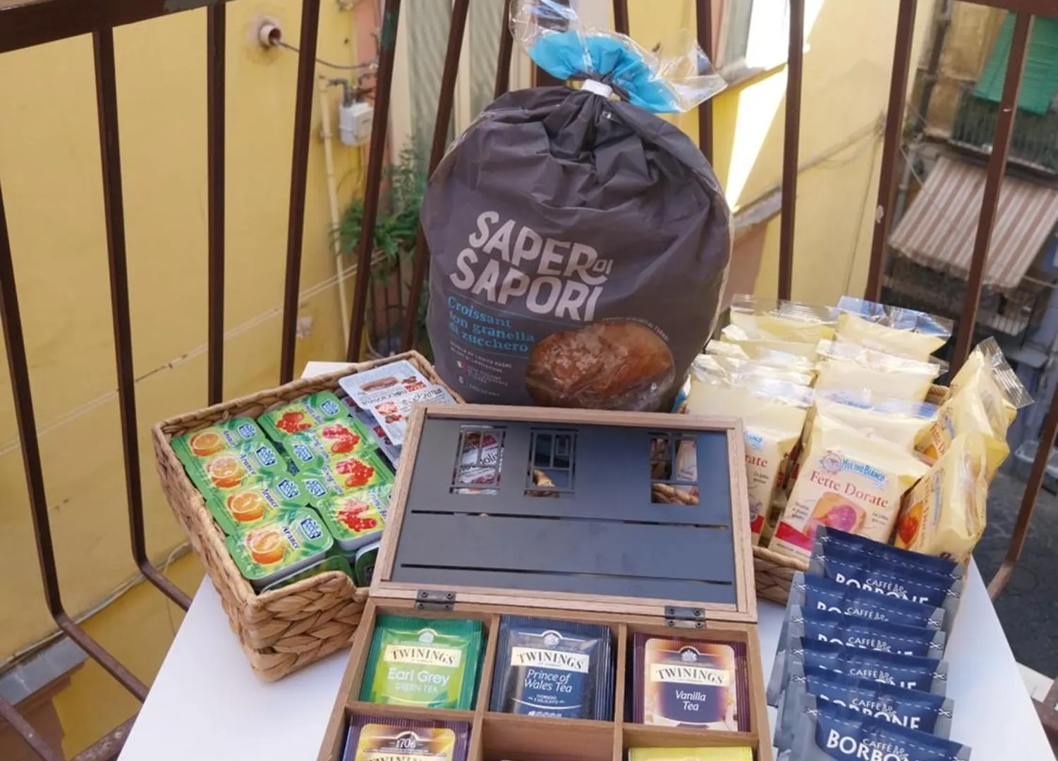 Quartieri Spagnoli House Nápoles Pensión